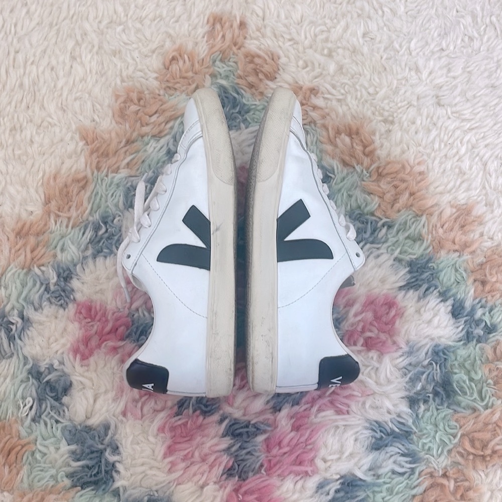 Veja Low Top Sneakers